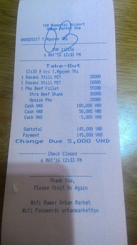 Ngã ngửa với 'Trí khôn' của tiệm phở ở sân bay Tân Sơn Nhất ảnh 1