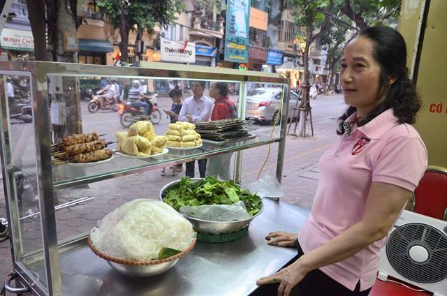 Ông Obama thưởng thức bún chả Hà Nội ảnh 38