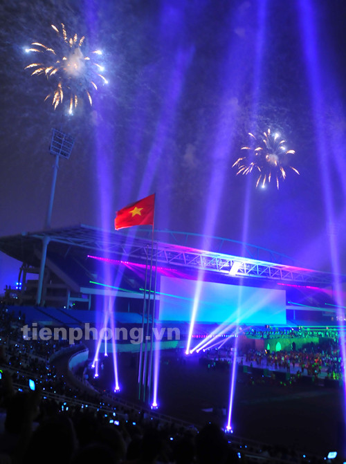 Đêm hội pháo hoa rực rỡ mừng Thủ đô nghìn tuổi ảnh 7