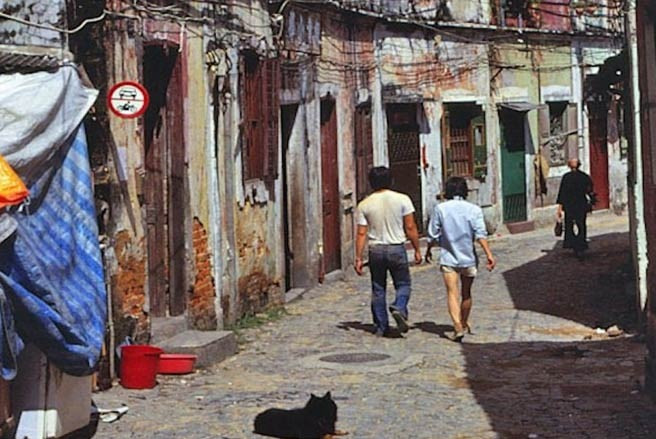 Một ngõ phố ở Macau trước đây. Ảnh: Leroy W. Demery Jr./ SAI