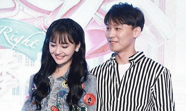 Cặp vợ chồng “sóng gió” Trịnh Sảng - Trương Hằng náo loạn C-Biz năm 2021. Cặp vợ chồng “sóng gió” Trịnh Sảng - Trương Hằng náo loạn C-Biz năm 2021.