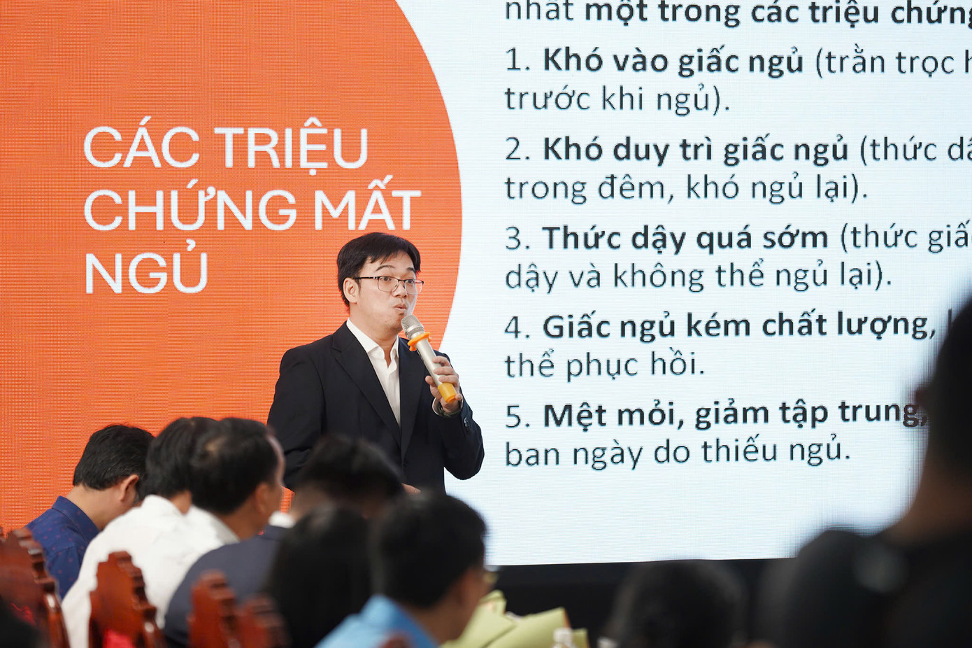 BS CKII Bùi Châu Tuệ. BS CKII Bùi Châu Tuệ.