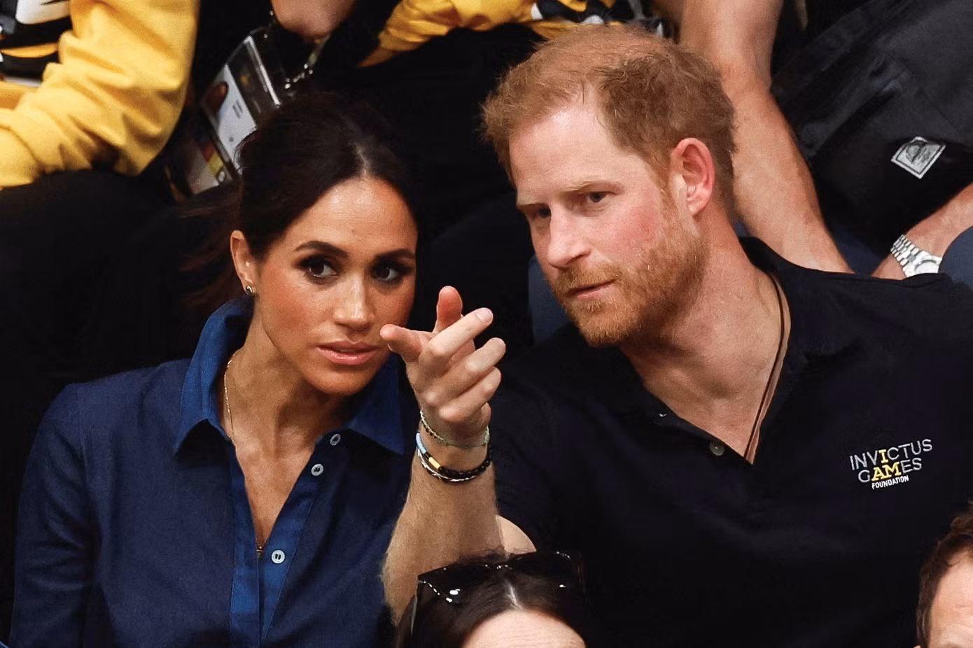 Harry và Meghan bị cho là nguồn cơn cuộc khủng hoảng hiện tại của Hoàng gia Anh. Ảnh: Reuters.