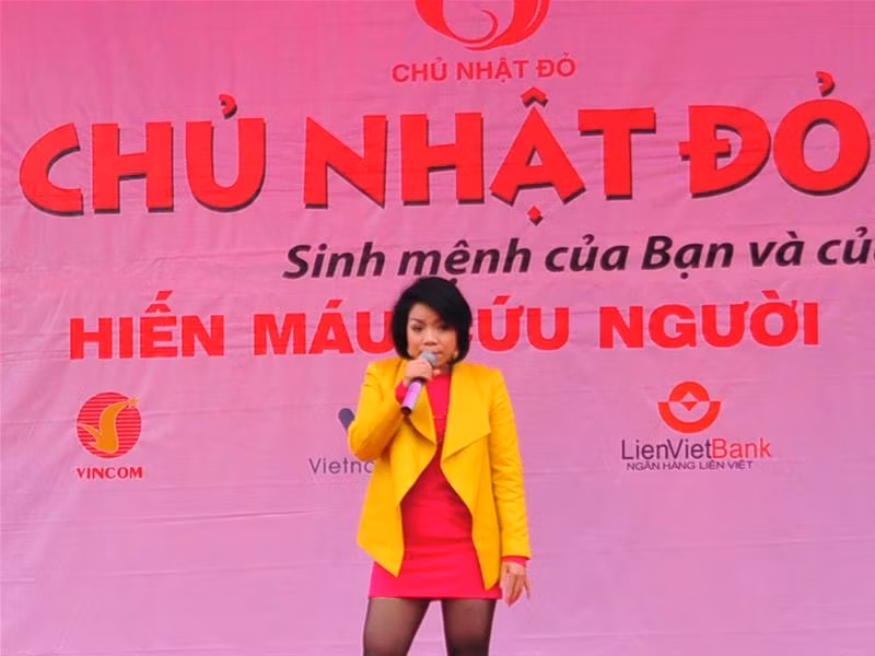 Ca sĩ Minh Chuyên. Ảnh : Hồng Vĩnh
