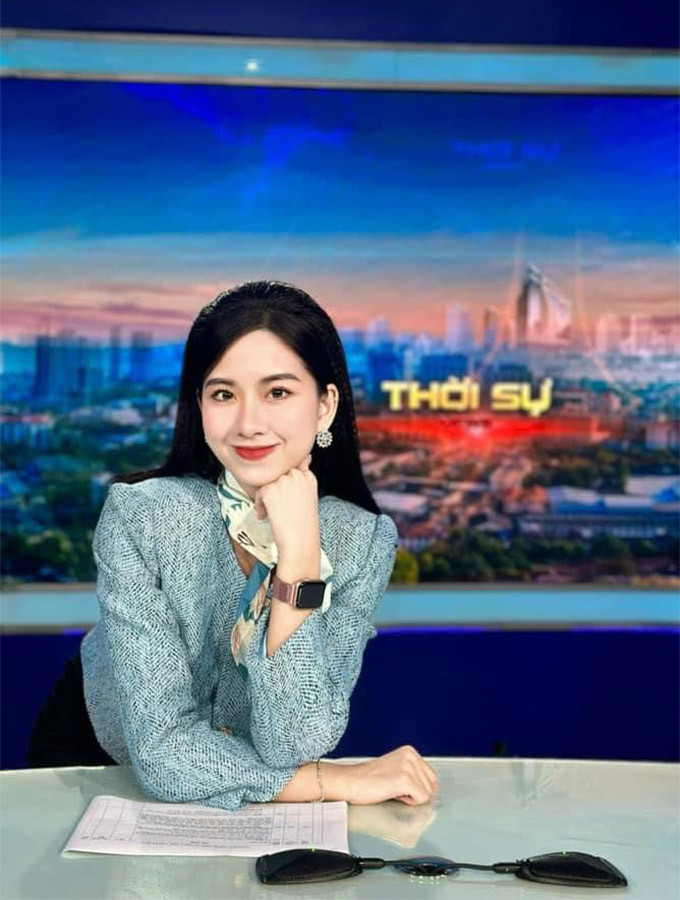 Nhan sắc MC Văn Doanh Nhi.