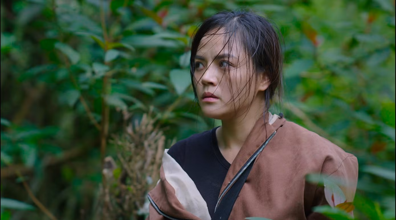 Ánh mắt sắc lẹm của Thu Quỳnh bị cho là yếu điểm khi cô diễn cảnh buồn, xúc động.