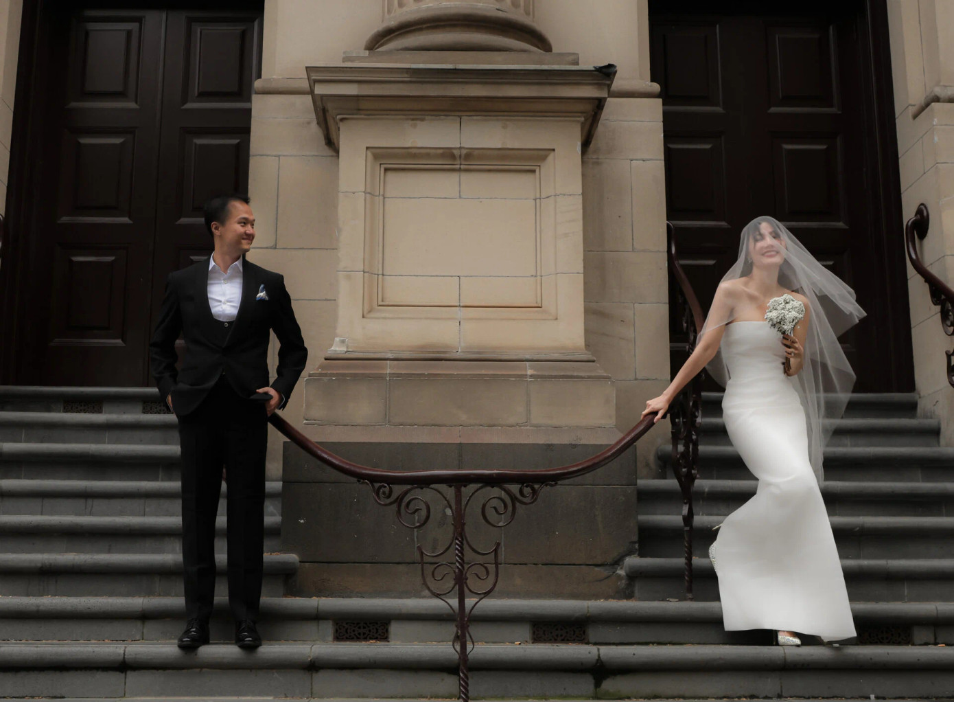 Nữ diễn viên chia sẻ tình yêu của họ trải qua nhiều thử thách trước khi đi đến hôn nhân. Thời gian đầu, cô chấp nhận yêu xa nhưng sau đó nói lời chia tay. Cuối cùng, trải qua tan vỡ và rạn nứt, cặp đôi quyết định hàn gắn vì thấy "không thể sống thiếu nhau".