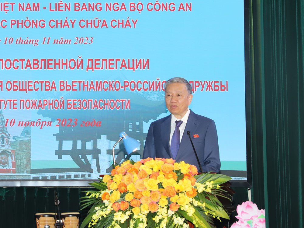 Đại tướng Tô Lâm – Uỷ viên Bộ Chính trị, Bộ trưởng Bộ Công an phát biểu tại buổi gặp mặt.