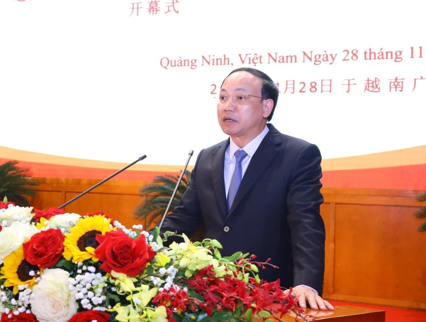 Ông Nguyễn Xuân Ký, Ủy viên Trung ương Đảng, Bí thư Tỉnh ủy, Chủ tịch Hội Đồng Nhân dân tỉnh Quảng Ninh phát biểu chào mừng. (Ảnh: Văn Điệp/TTXVN) Ông Nguyễn Xuân Ký, Ủy viên Trung ương Đảng, Bí thư Tỉnh ủy, Chủ tịch Hội Đồng Nhân dân tỉnh Quảng Ninh phát biểu chào mừng. (Ảnh: Văn Điệp/TTXVN)