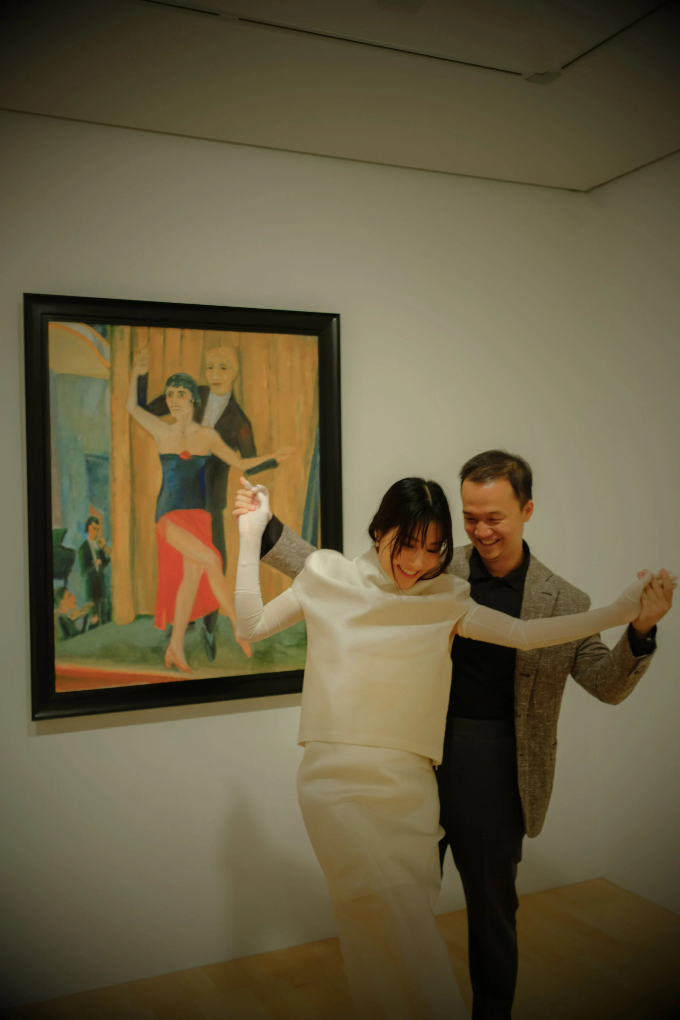 Diễm My có tên đầy đủ là Vũ Phạm Diễm My, 33 tuổi, quê TP.HCM. Cô dùng nghệ danh "9X" để tránh nhầm lẫn với diễn viên gạo cội Diễm My. Cô đóng phim từ lúc 5 tuổi, từng tham gia một số dự án như Gái già lắm chiêu 1, Chạy đi rồi tính, Cô Ba Sài Gòn, 1990…