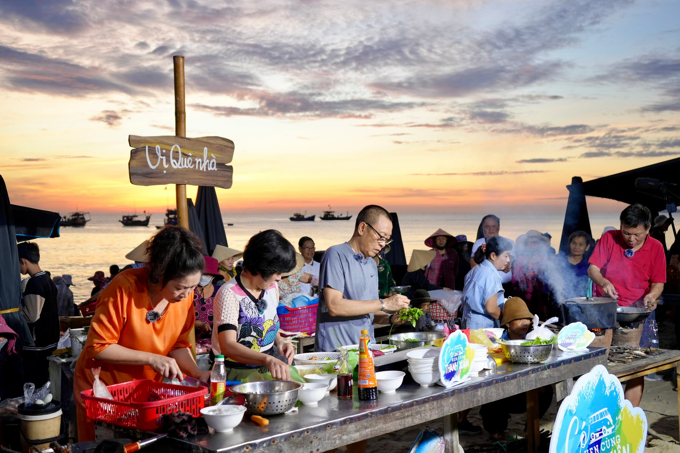 Những hình ảnh của MC Lại Văn Sâm trong chương trình Có hẹn cùng thanh xuân.