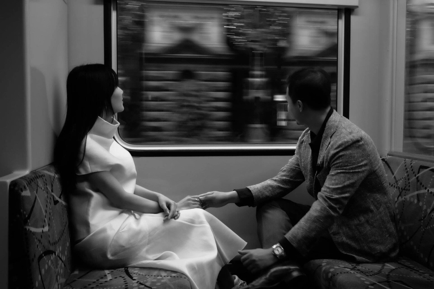 Đám cưới của Diễm My 9X và bạn trai doanh nhân được tổ chức tại một khách sạn sang trọng ở TP.HCM. Cặp đôi dành nhiều tháng qua để chuẩn bị cho ngày trọng đại diễn ra trọn vẹn, chỉn chu.