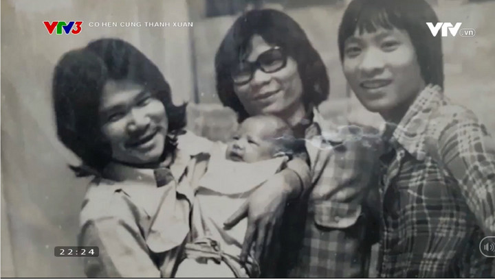 MC Lại Văn Sâm khiến dàn khách mời trầm trồ vì có phong cách trẻ trung.