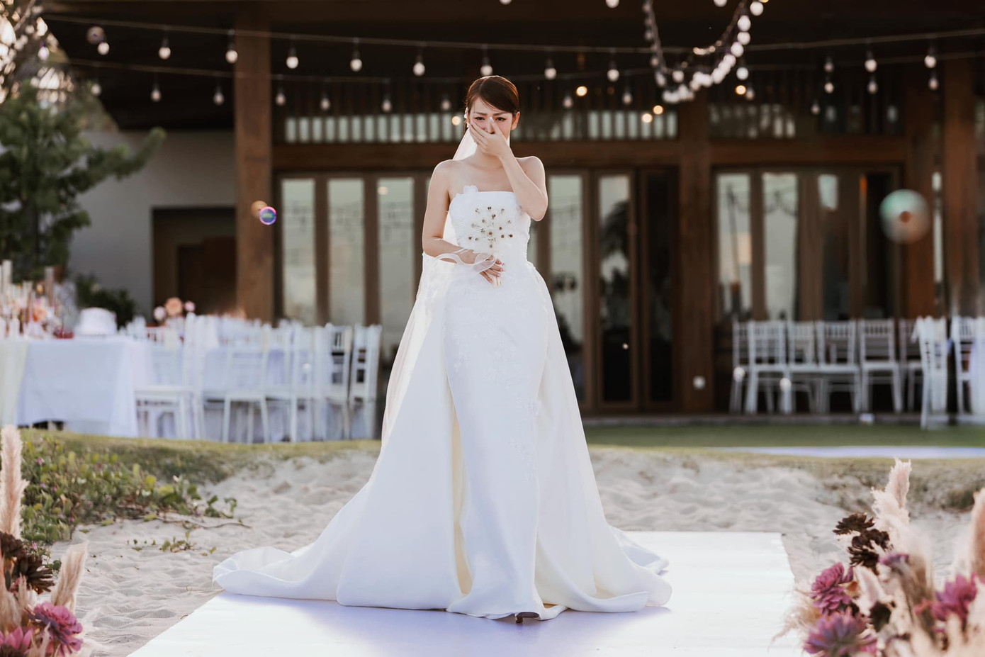 Theo đó, Puka xúc động bật khóc trong thời khắc quan trọng của cuộc đời. Theo đó, Puka xúc động bật khóc trong thời khắc quan trọng của cuộc đời.