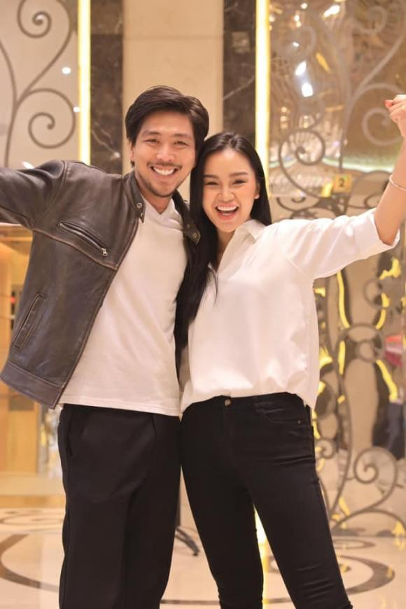 Những khoảnh khắc đời thường của cặp đôi. Những khoảnh khắc đời thường của cặp đôi.