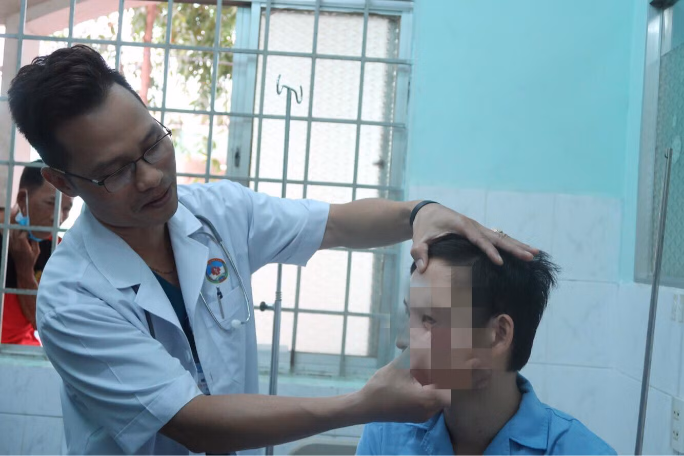 80 giờ đồng hồ lọc máu liên tục cứu sống nam tân binh ảnh 1