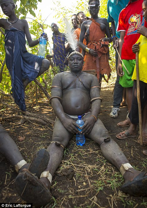 Do tăng cân quá nhanh mà không vận động nên nhiều người đàn ông xuống sức rất nhanh