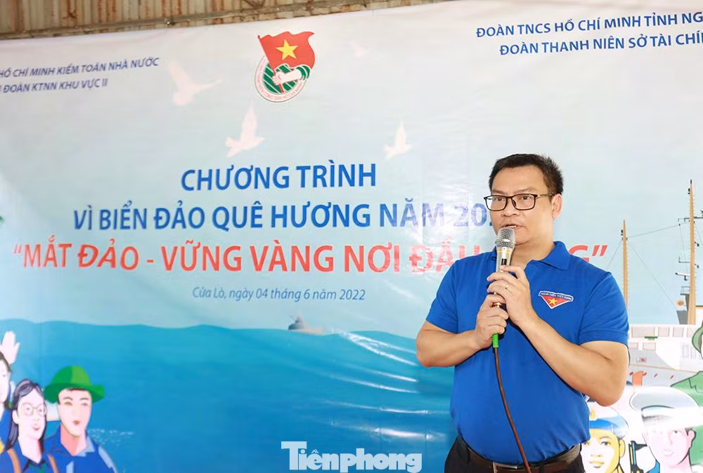 Bí thư Đoàn Thanh niên Kiểm toán Nhà nước Ngô Đạt Trí phát biểu tại chương trình