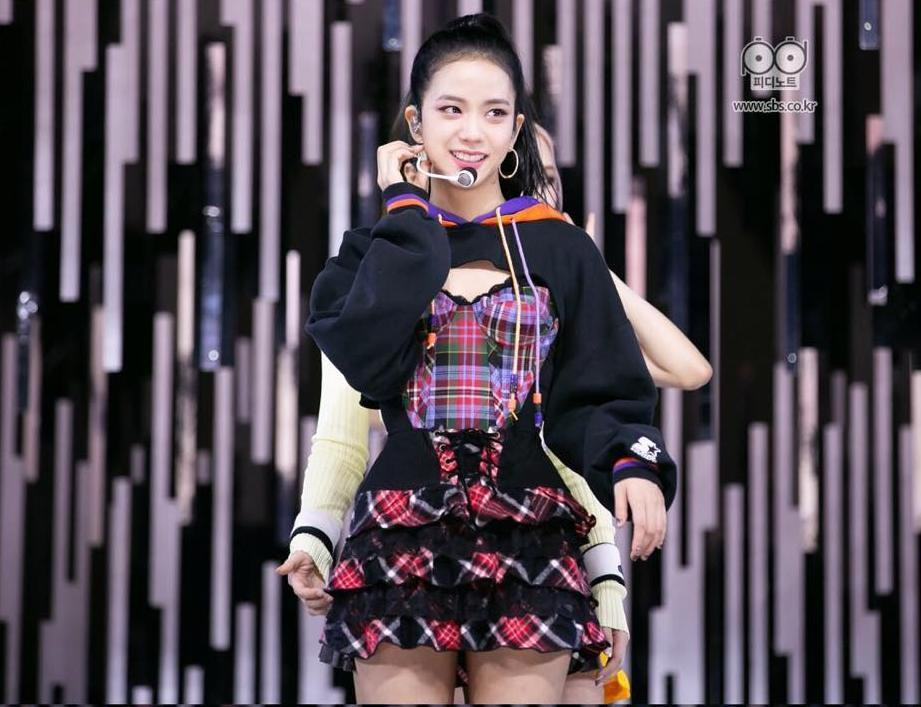 Mặc dù tất cả chỉ là đồn đoán nhưng người hâm mộ vẫn không khỏi phấn khích, mong chờ vào màn ra mắt solo của Jisoo. Mặc dù tất cả chỉ là đồn đoán nhưng người hâm mộ vẫn không khỏi phấn khích, mong chờ vào màn ra mắt solo của Jisoo.