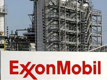 Exxon Mobil vượt mặt Apple để giành lại vị thế tập đoàn giàu nhất thế giới. Ảnh: Reuters