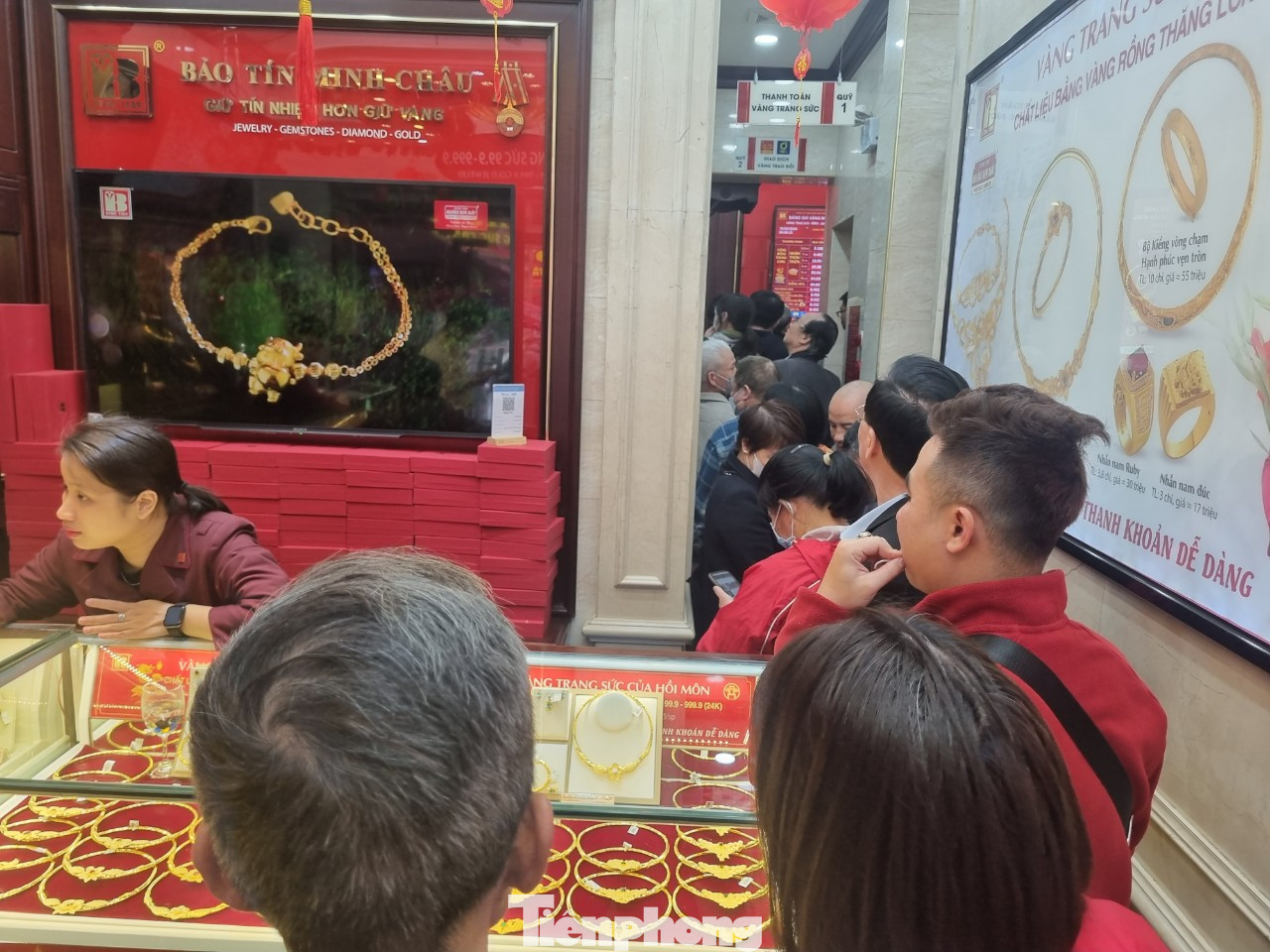 Sức cao cho thấy người dân vẫn ưu tiên kênh đầu tư vàng.