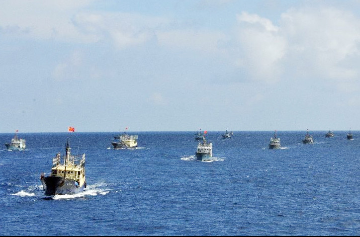 Tàu Trung Quốc đánh cá trái phép trên Biển Đông. Ảnh: xinhuanet. Tàu Trung Quốc đánh cá trái phép trên Biển Đông. Ảnh: xinhuanet