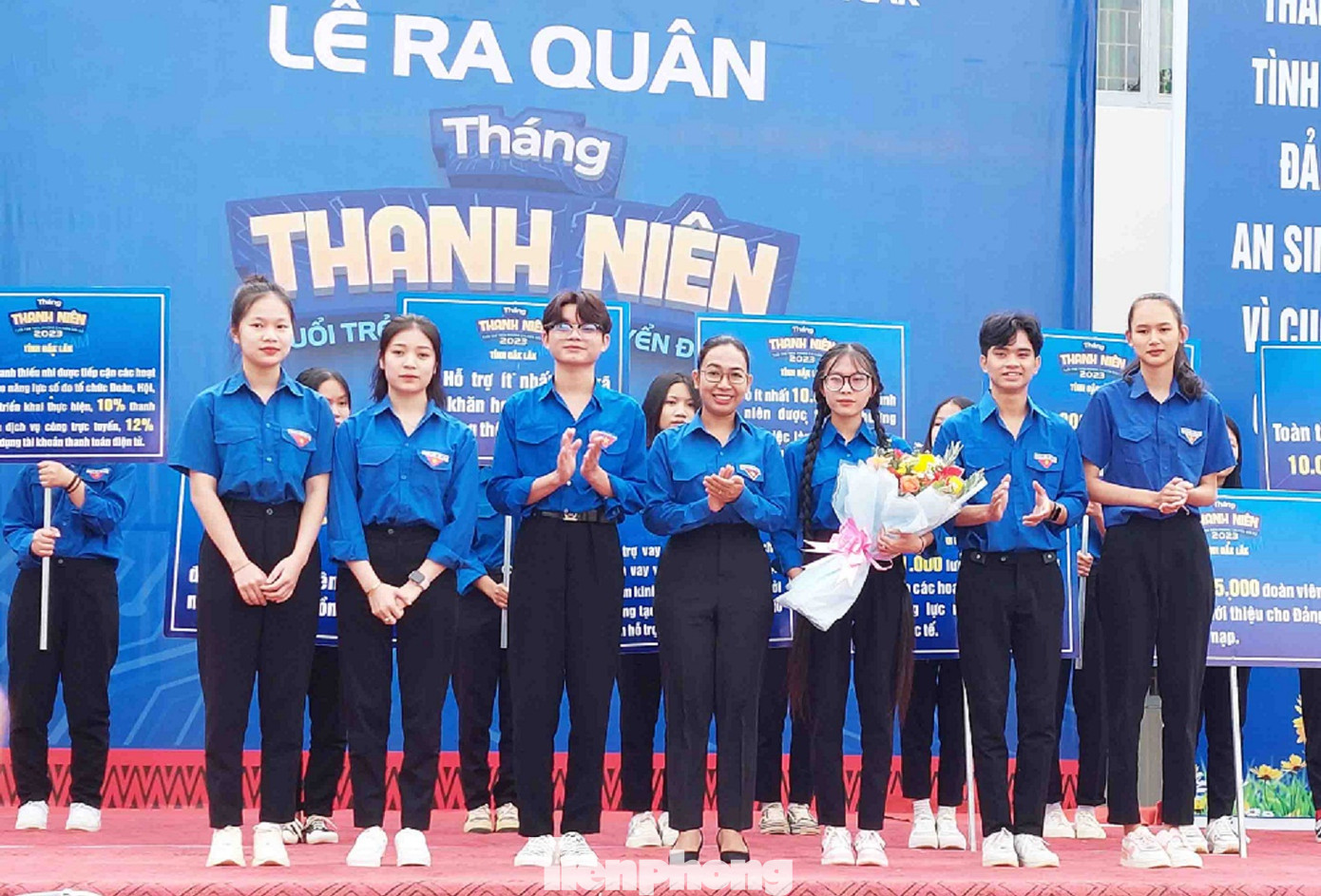 Đội hình tri thức trẻ ra mắt