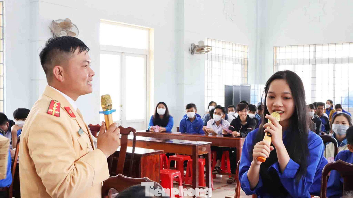 Diễn đàn an toàn giao thông