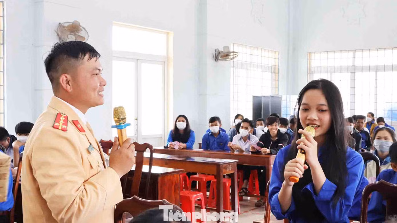 Diễn đàn an toàn giao thông