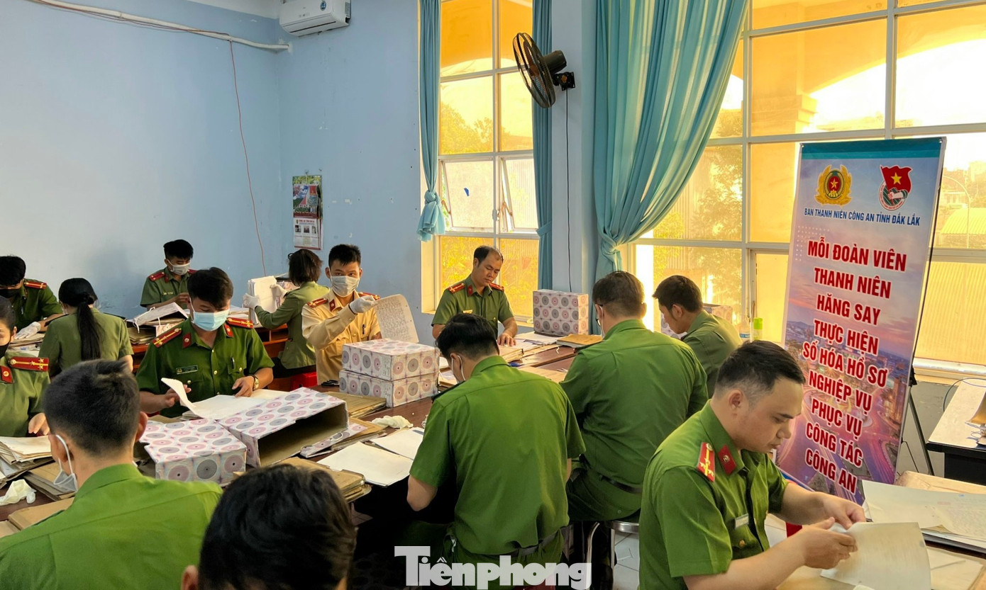 Nhiều sáng kiến cách làm hiệu quả trong cải cách hành chính của Công an tỉnh Đắk Lắk được ghi nhận đánh giá cao Nhiều sáng kiến cách làm hiệu quả trong cải cách hành chính của Công an tỉnh Đắk Lắk được ghi nhận đánh giá cao