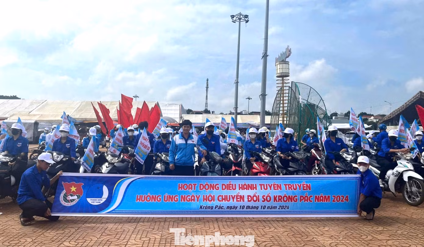 Qua các hoạt động nhằm phát hiện ra các sáng kiến, cách làm hay, mô hình hiệu quả trong chuyển đổi số của đoàn thanh niên các cấp để nhân rộng. Qua các hoạt động nhằm phát hiện ra các sáng kiến, cách làm hay, mô hình hiệu quả trong chuyển đổi số của đoàn thanh niên các cấp để nhân rộng.