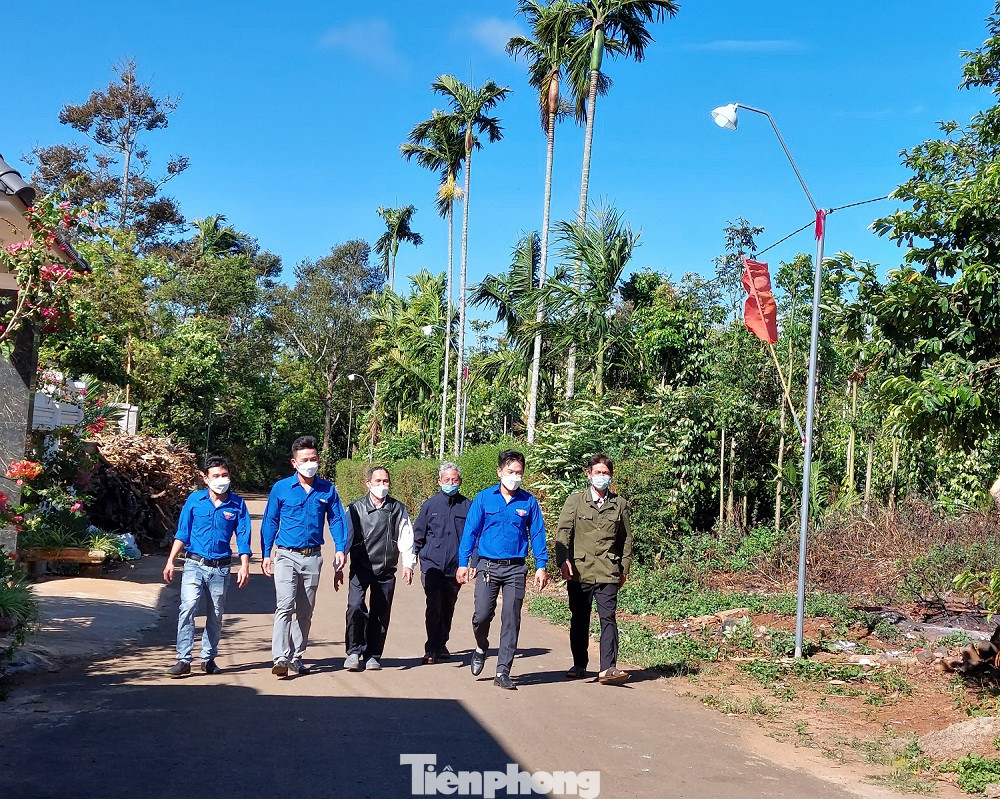 Công trình thanh niên Thắp sáng đường quê góp phần đảm bảo an ninh trật tự