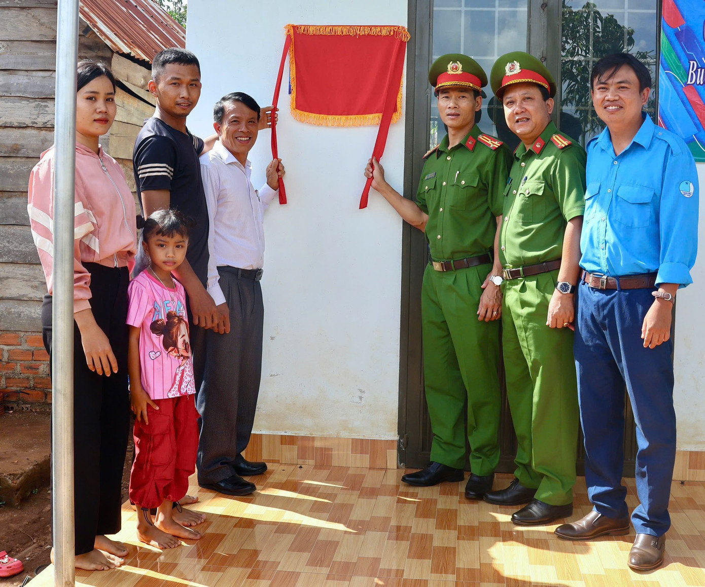 Đây là một trong những công trình, phần việc thiết thực trong chiến dịch Thanh niên tình nguyện hè năm 2025. Qua đó góp phần chăm lo đời sống, tạo động lực giúp các hộ dân có hoàn cảnh khó khăn vươn lên trong cuộc sống.