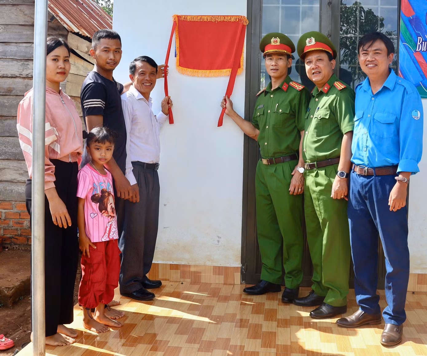 Đây là một trong những công trình, phần việc thiết thực trong chiến dịch Thanh niên tình nguyện hè năm 2025. Qua đó góp phần chăm lo đời sống, tạo động lực giúp các hộ dân có hoàn cảnh khó khăn vươn lên trong cuộc sống.