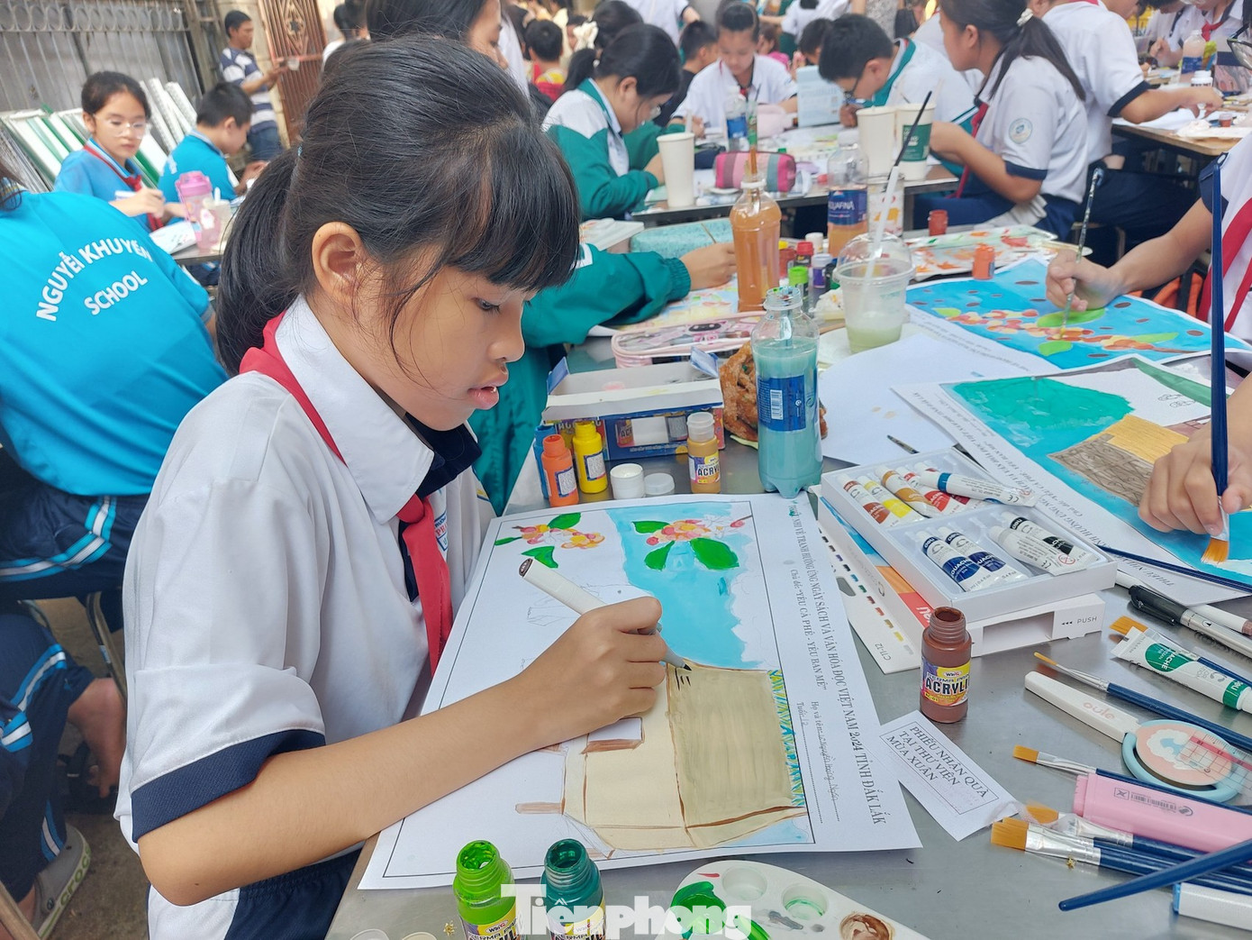 Chương trình thiếu nhi vẽ tranh với chủ đề: Yêu cà phê – Yêu Ban Mê. Mỗi em tham gia vẽ một tác phẩm bằng màu sáp hoặc màu nước/acrylic tại sự kiện trong thời gian 3 tiếng. Các tác phẩm sau sự kiện sẽ được trao tặng tới các em tham dự.