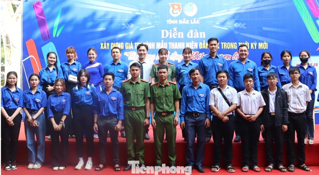 Ngày 7/4, Tỉnh Đoàn Đắk Lắk tổ chức diễn đàn với chủ đề Xây dựng giá trị hình mẫu thanh niên Đắk Lắk trong thời kỳ mới “Tiên phong hành động – Khát vọng vươn lên” gắn với việc tìm hiểu cuốn sách “Người trẻ có sợ trách nhiệm”.