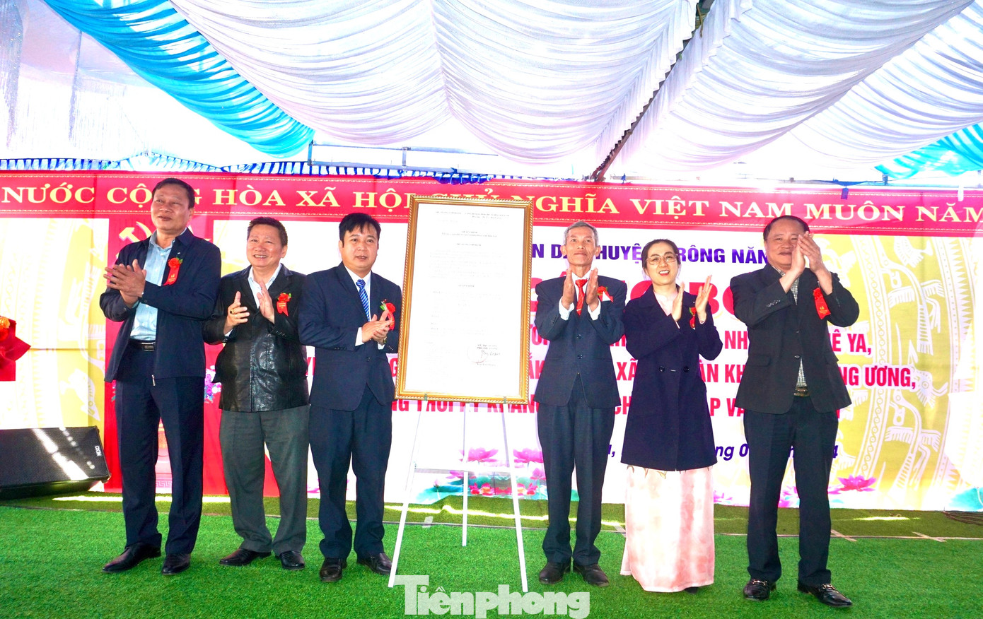 Lễ công bố quyết định của Thủ tướng Chính phủ công nhận xã Dliê Ya là xã An toàn khu.