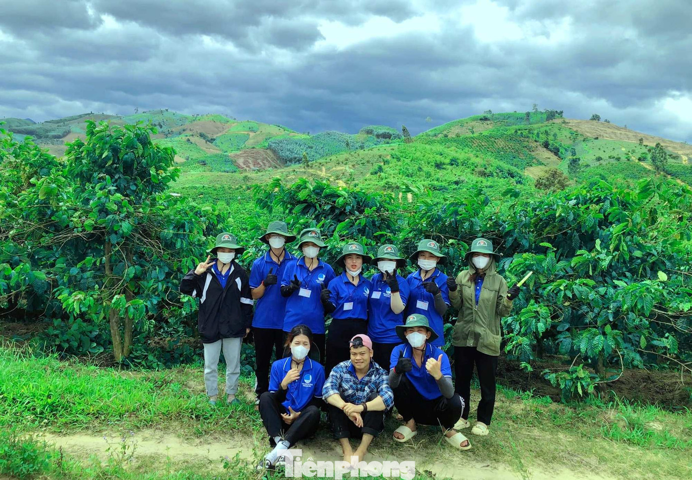 Cách TP Buôn Ma Thuột khoảng 90km, xã Cư Pui, huyện Krông Bông những ngày này rộn ràng hơn khi có sức trẻ của chiến sĩ tình nguyện.