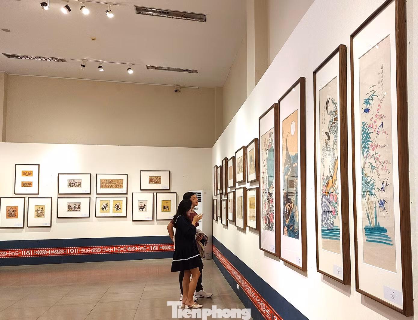 Bộ sưu tập tranh có nội dung phong phú, phản ánh cảnh sinh hoạt, cuộc sống lao động của nhà nông, tranh chúc tụng mỗi khi Tết đến Xuân về, thể hiện ước mơ ngàn đời của người dân về cuộc sống ấm no, hạnh phúc.