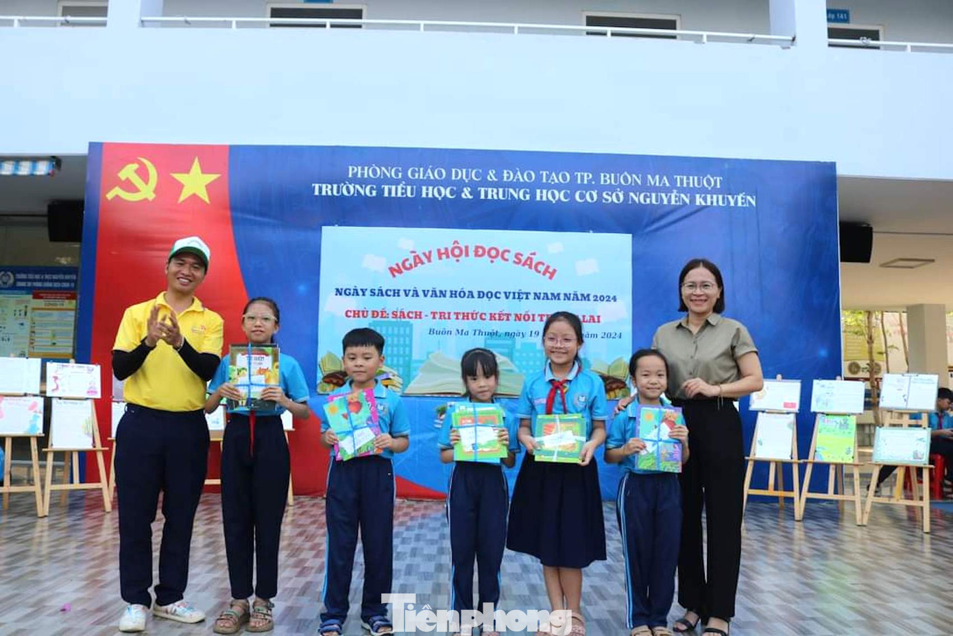 Cuộc thi nhận về hơn 100 tác phẩm “Sách nói” và hơn 50 tác phẩm “Giới thiệu sách”. Mới đây, trường triển lãm các tác phẩm "Giới thiệu sách" đặc sắc của học sinh tại “Ngày hội đọc sách”.