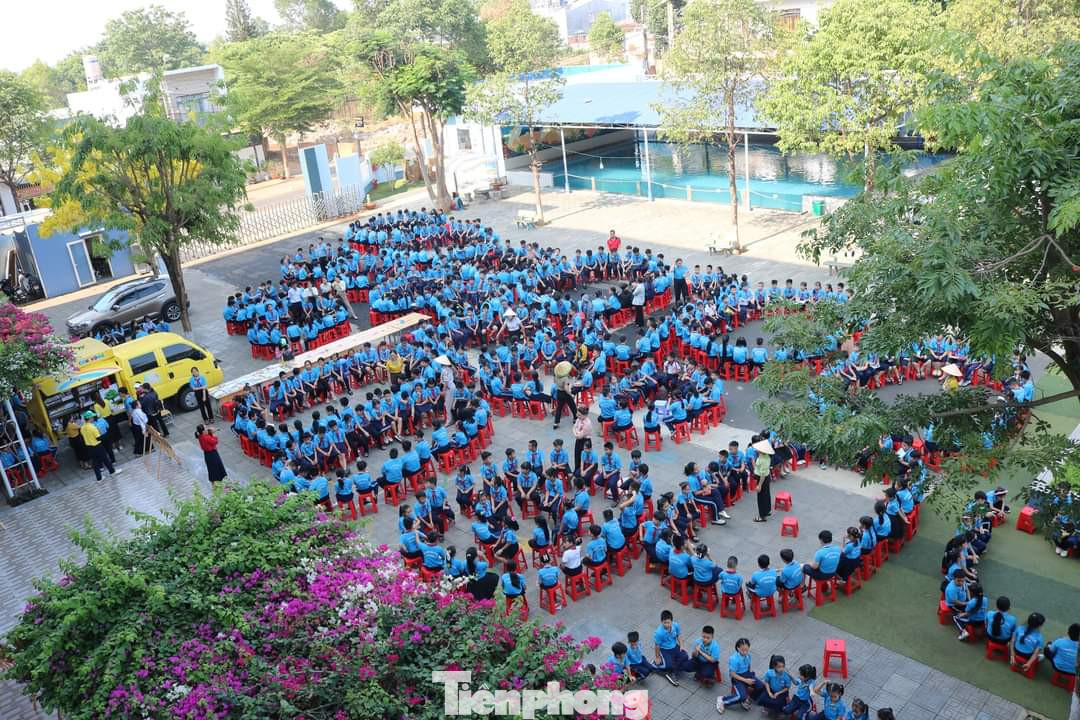 Hưởng ứng Ngày Sách và Văn hóa đọc Việt Nam năm 2024, Trường TH và THCS Nguyễn Khuyến (TP Buôn Ma Thuột, Đắk Lắk) đã triển khai cuộc thi “Sách nói” và “Giới thiệu sách” cho học sinh toàn trường.