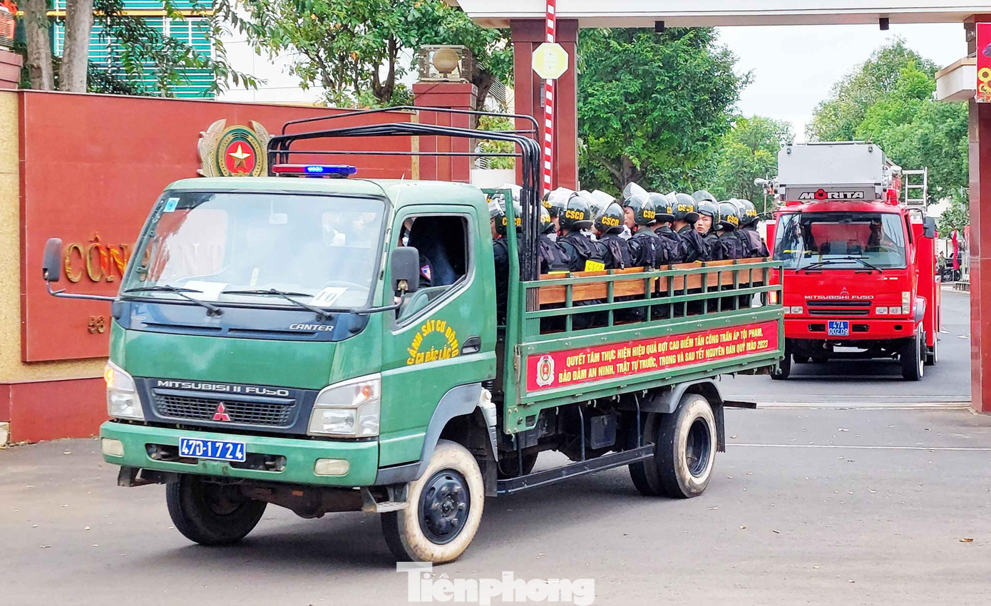 Lễ ra quân đợt cao điểm tấn công trấn áp tội phạm Lễ ra quân đợt cao điểm tấn công trấn áp tội phạm