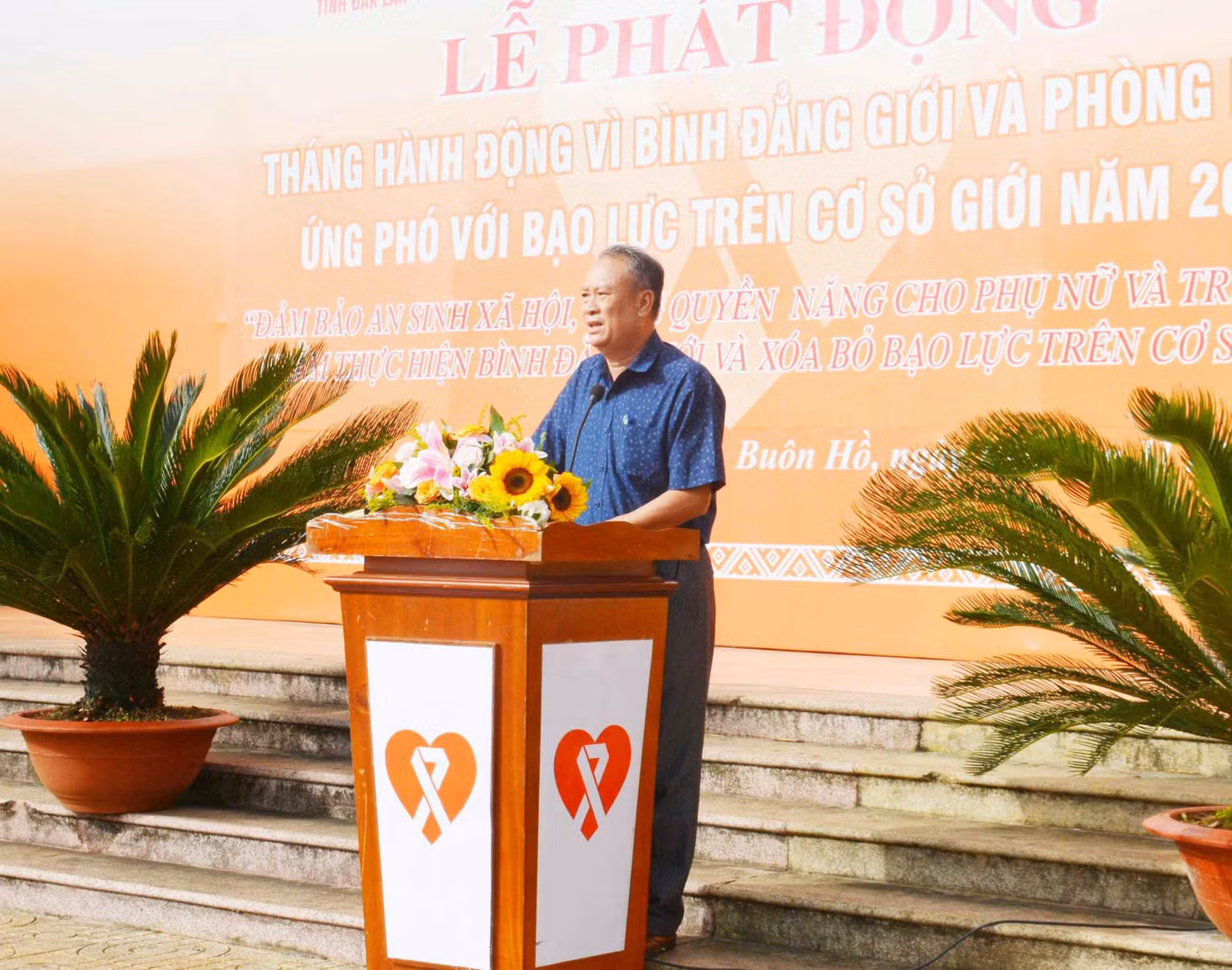 Phó Giám đốc Sở Lao động – Thương binh và Xã hội Phạm Phượng phát động tại chương trình. Phó Giám đốc Sở Lao động – Thương binh và Xã hội Phạm Phượng phát động tại chương trình.