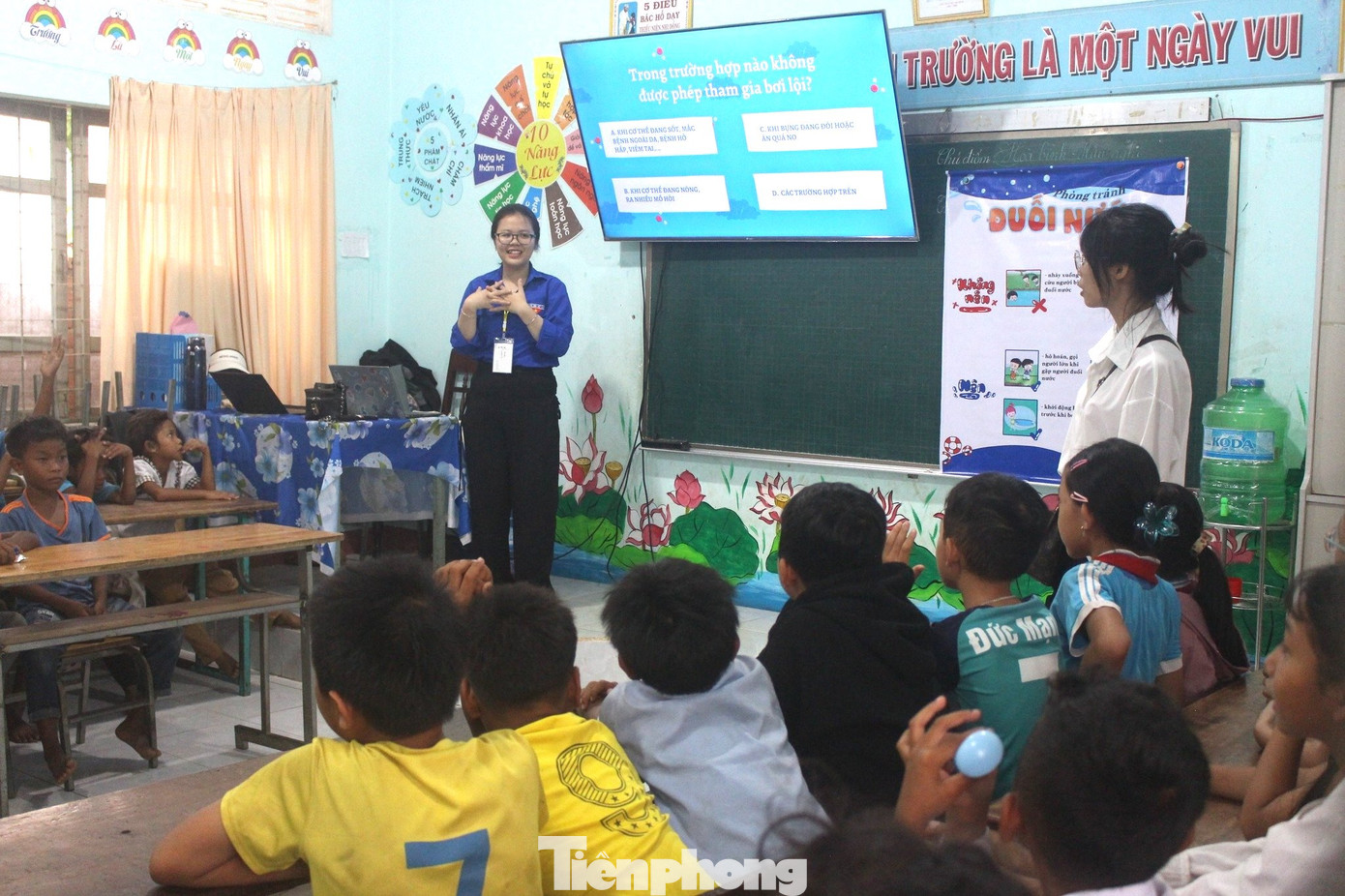 Qua đó, tạo môi trường thiện nguyện, đưa các bạn sinh viên đến gần với cuộc sống của các hộ gia đình vùng sâu vùng xa.