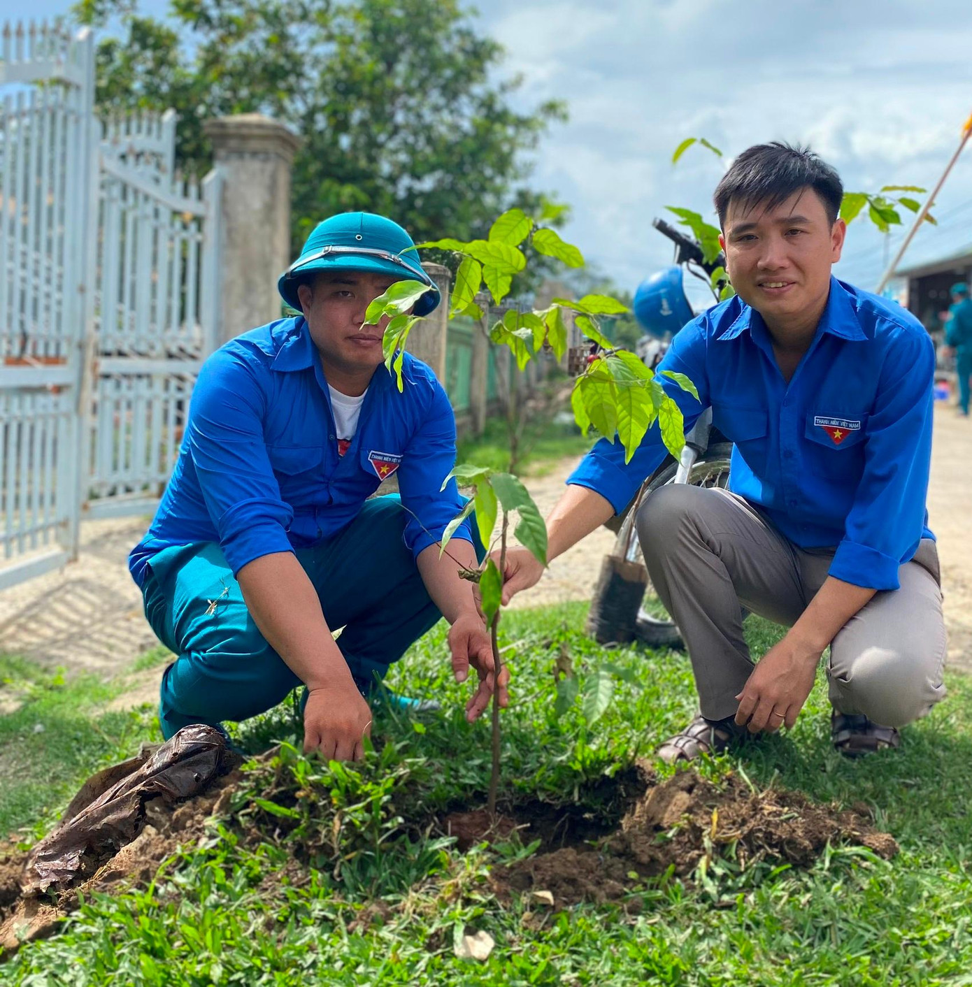 Trong 5 năm gần đây, các cơ sở Đoàn trong toàn huyện Lắk ra quân trồng hơn 5.000 cây xanh