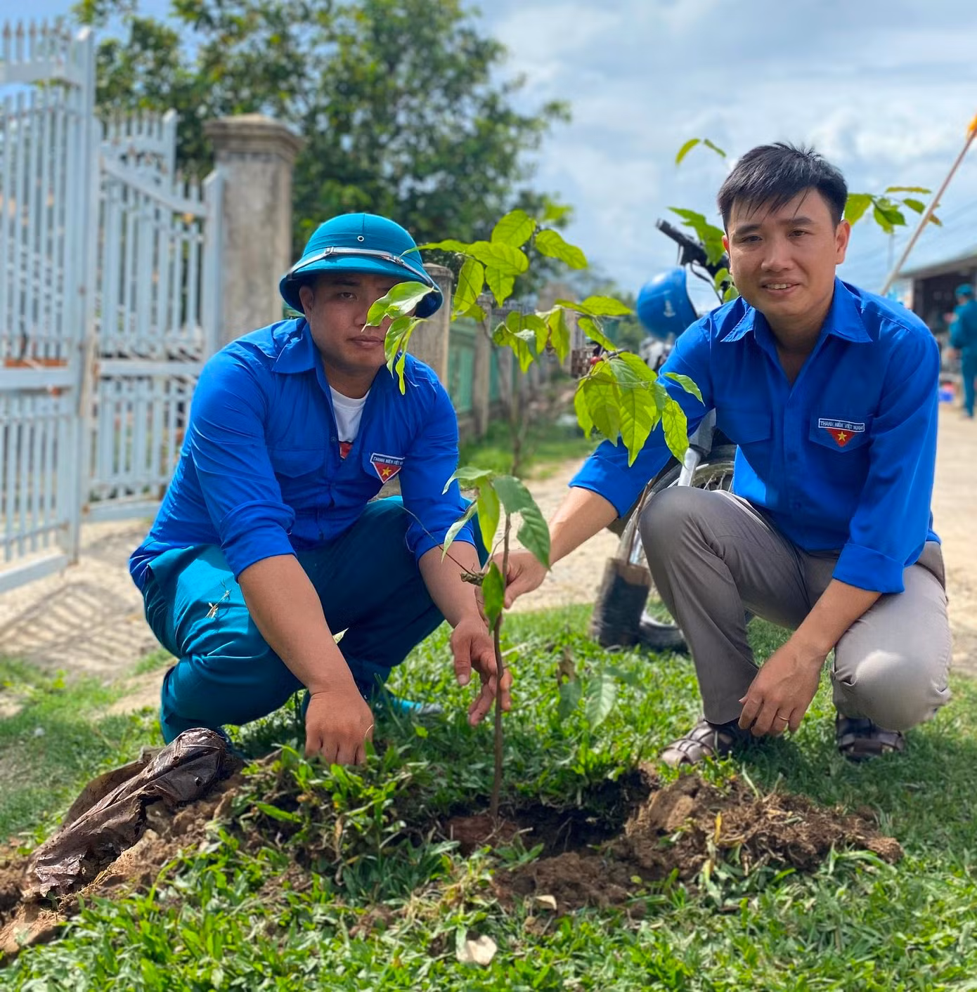 Trong 5 năm gần đây, các cơ sở Đoàn trong toàn huyện Lắk ra quân trồng hơn 5.000 cây xanh