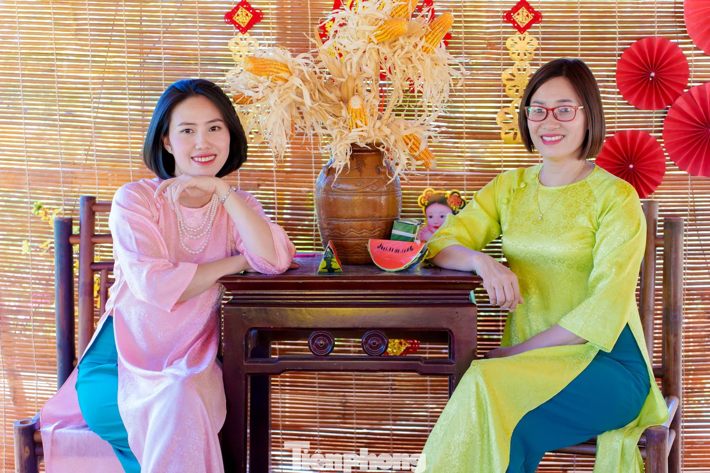 Hình ảnh người phụ nữ Việt Nam thướt tha, đằm thắm, dịu dàng trong tà áo dài truyền thống luôn là hình ảnh để lại ấn tượng đẹp, là nét văn hóa rất riêng.