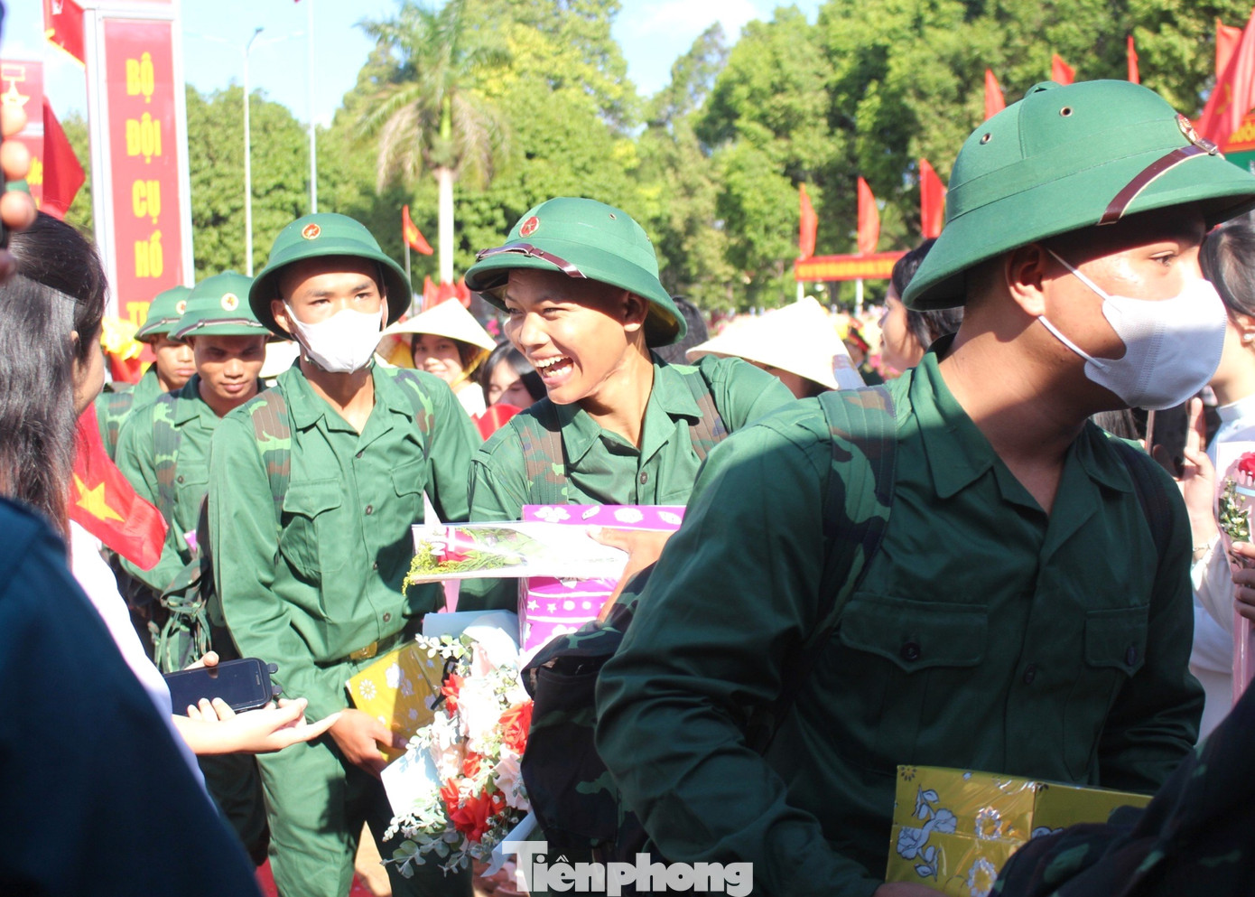 Trong thời gian qua, các cấp bộ Đoàn các tỉnh Tây Nguyên đã phát huy hiệu quả công tác tuyên truyền, giáo dục tư tưởng, vận động thanh niên viết đơn tình nguyện lên đường nhập ngũ, góp phần tích cực, quan trọng vào việc nâng cao chất lượng công tác tuyển quân của tỉnh.