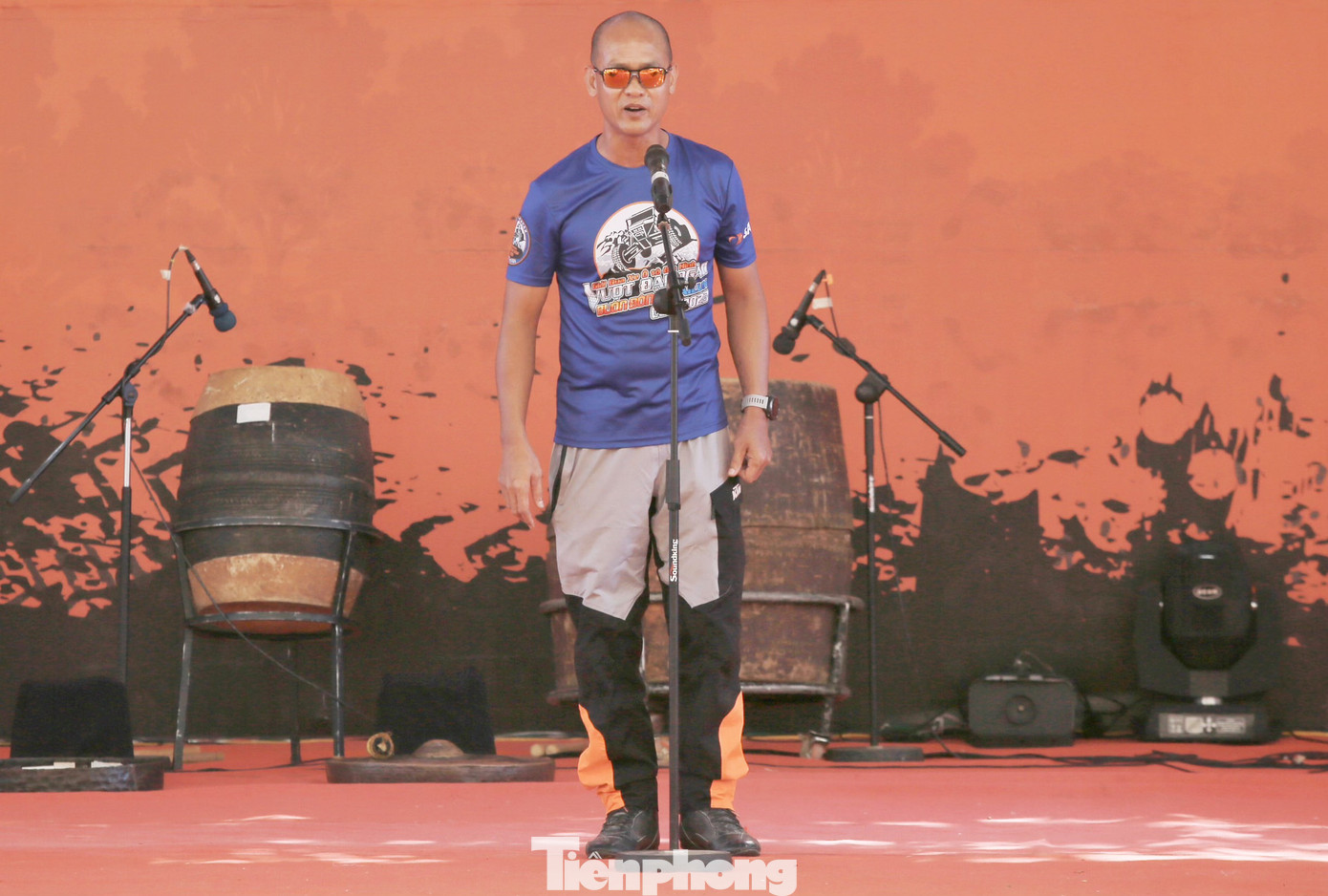 Vận động viên tuyên thệ trước thềm diễn ra giải đua… Vận động viên tuyên thệ trước thềm diễn ra giải đua…