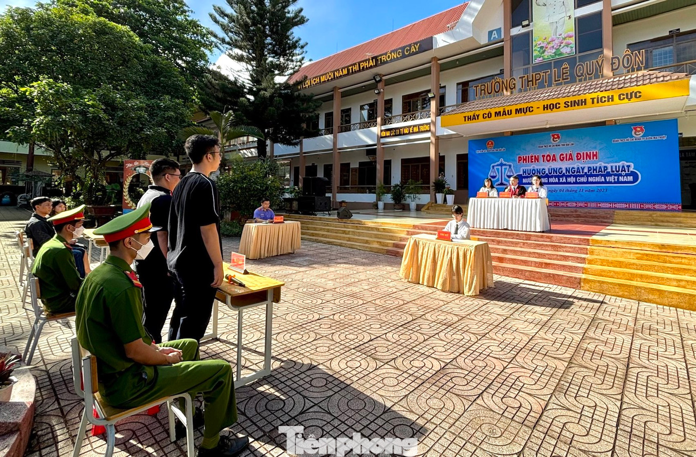 Phiên toà giả định xét xử công khai vụ án 'Cố ý gây thương tích'